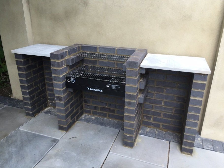 Столешница из кирпича барбекю