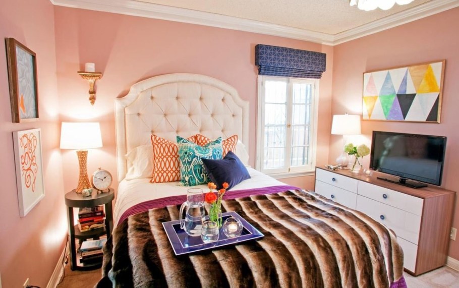 Спальня в персиковых тонах