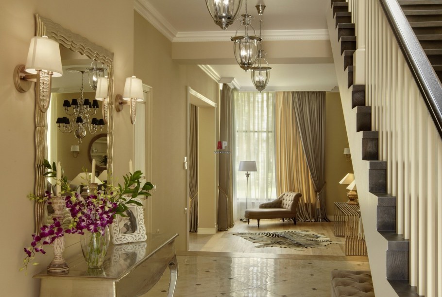 Интерьер Холл в неоклассическом стиле