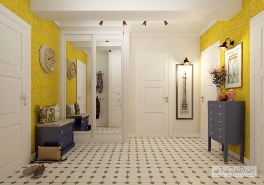 Яркая прихожая