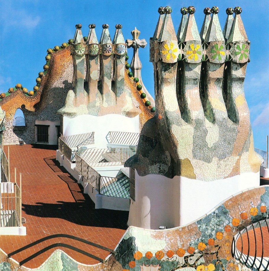 Крыши Барселона Антонио Гауди