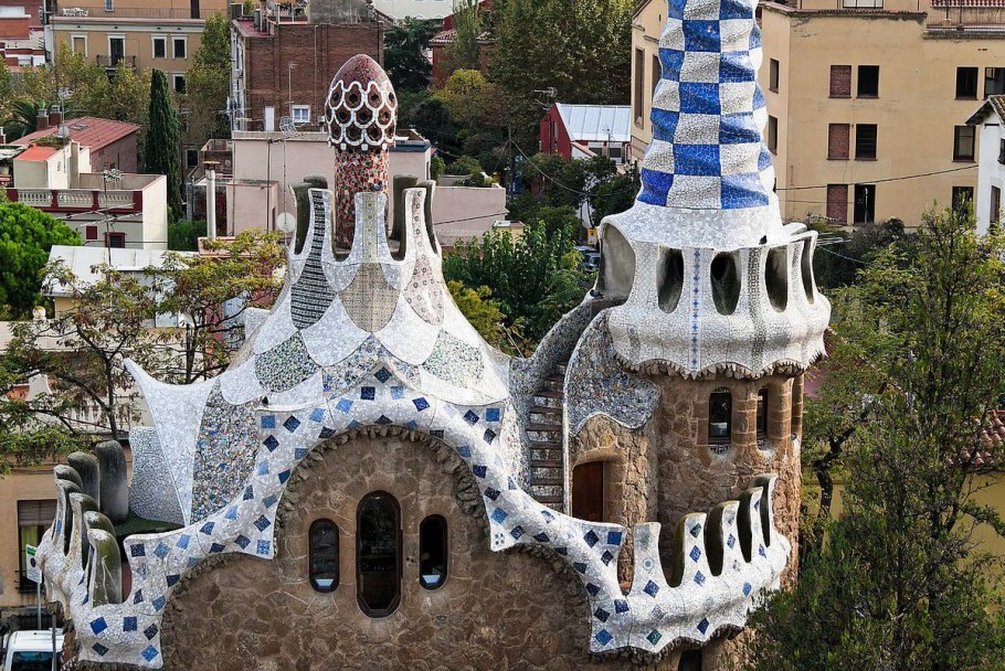 Здания Антонио Гауди в Барселоне