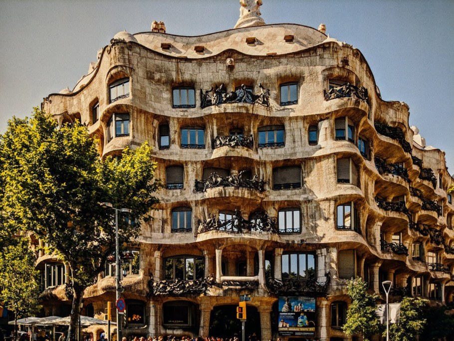 Антонио Гауди архитектура