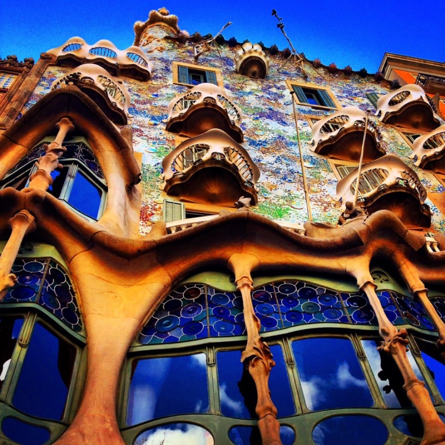 Здания Гауди в Испании