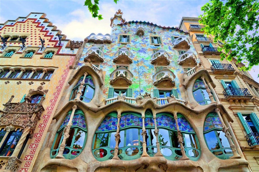 Здания Антонио Гауди в Барселоне