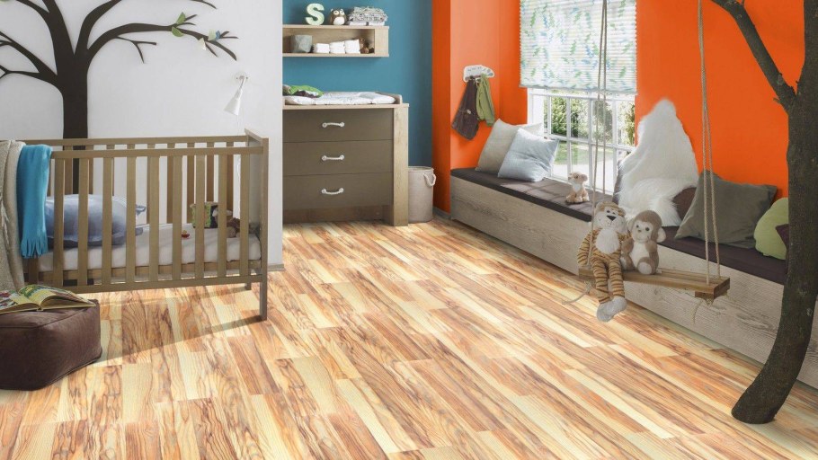 Ламинат Kronospan ясень белый 8075