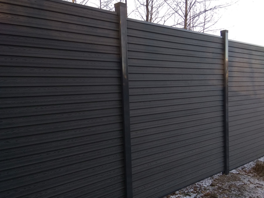 Глухой забор елочка из ДПК (2х2м)