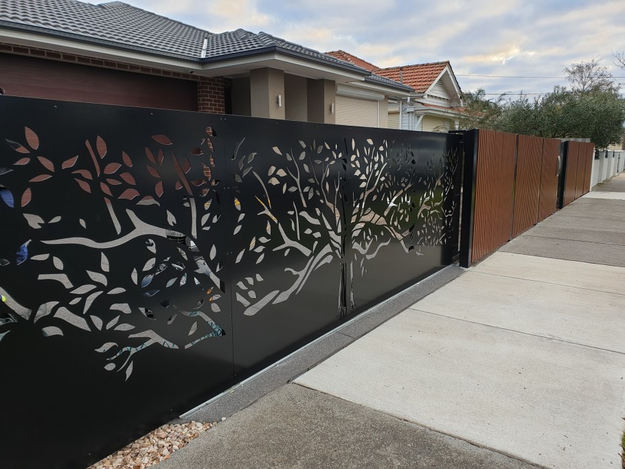 Заборы хайтек из металла