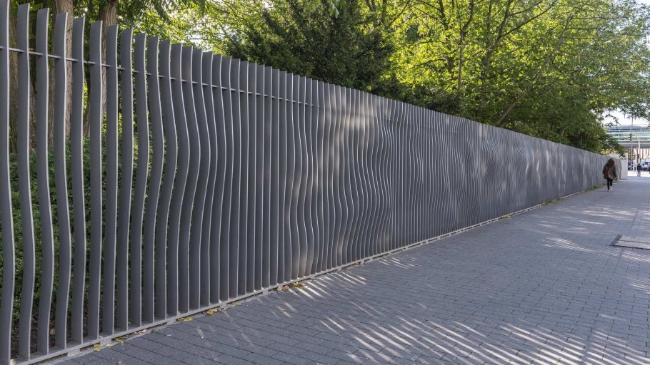 Необычный забор