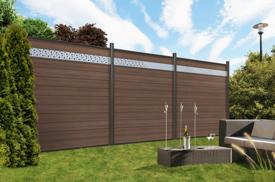 Забор из профиля под дерево