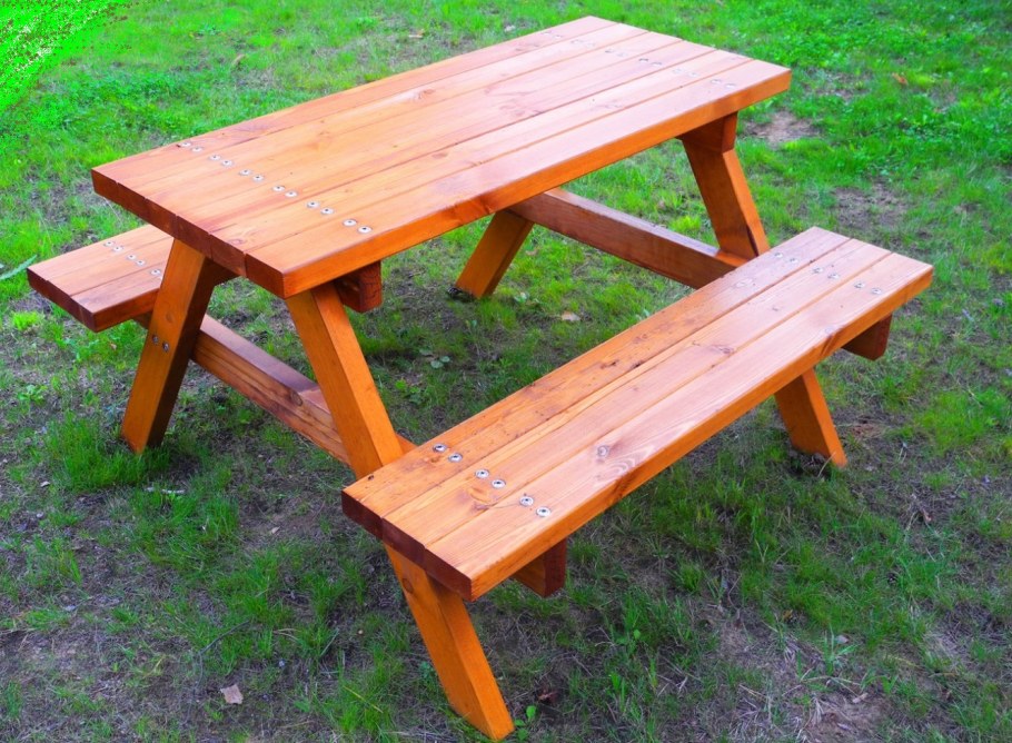 Стол садовый деревянный