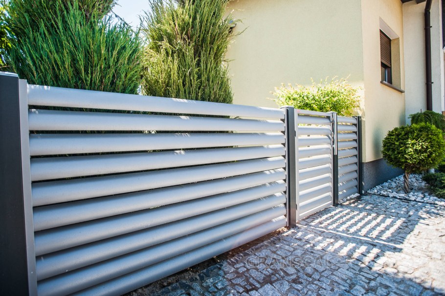 Забор алюминиевый горизонтальный