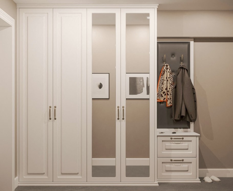 Шкаф в прихожую с распашными дверями