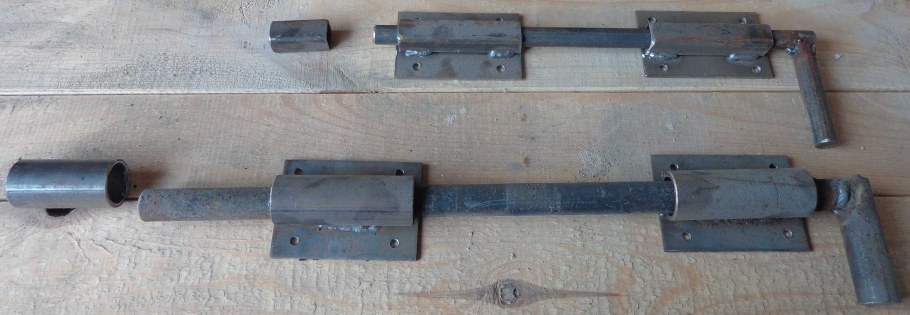 Задвижка воротная пружинная