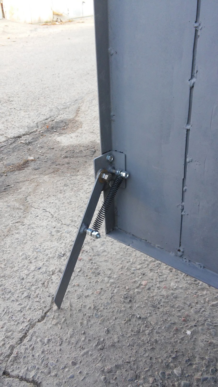 Эксцентриковая задвижка для гаражных ворот