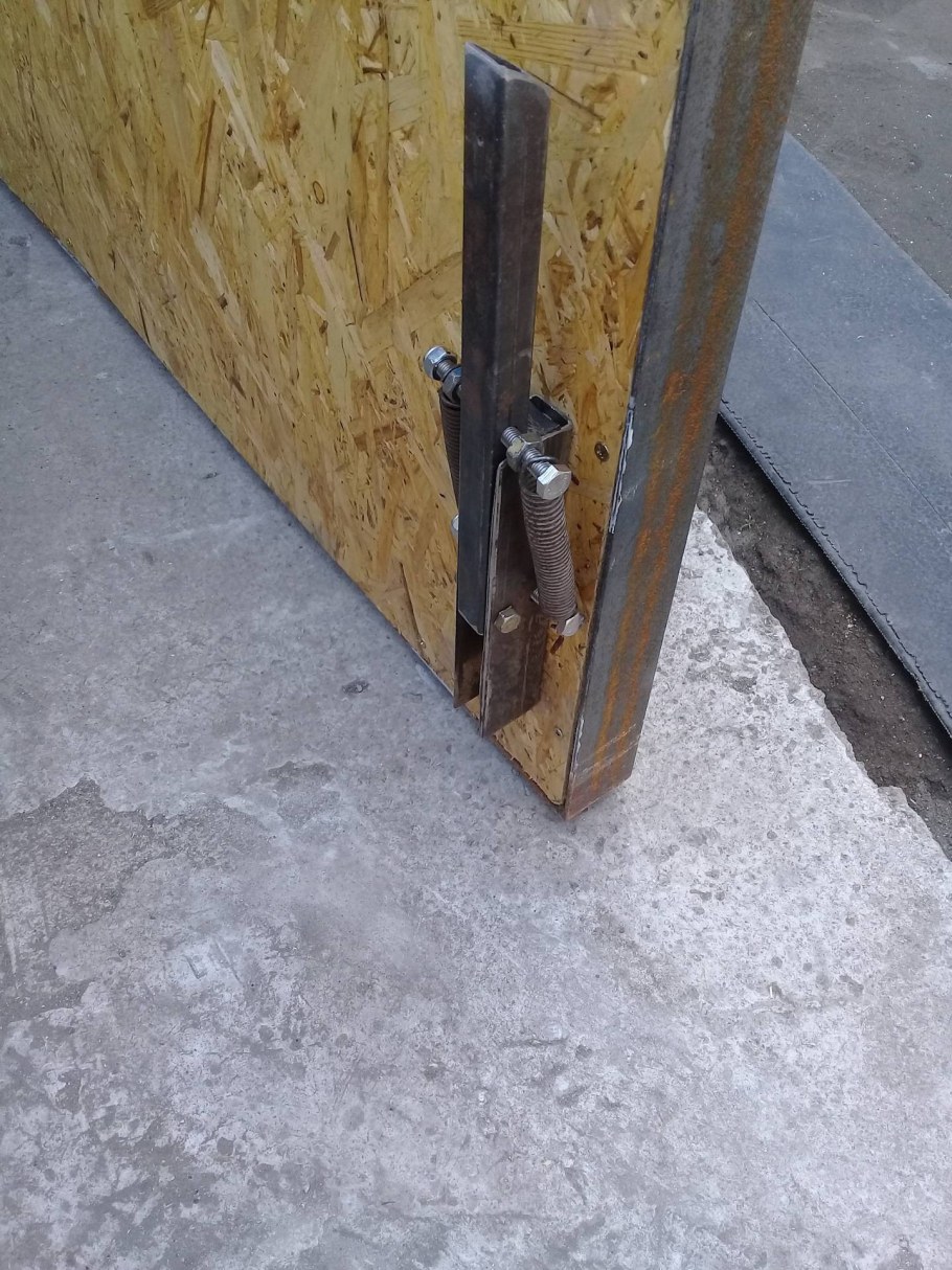 Шпингалет самодельный для ворот распашных ворот