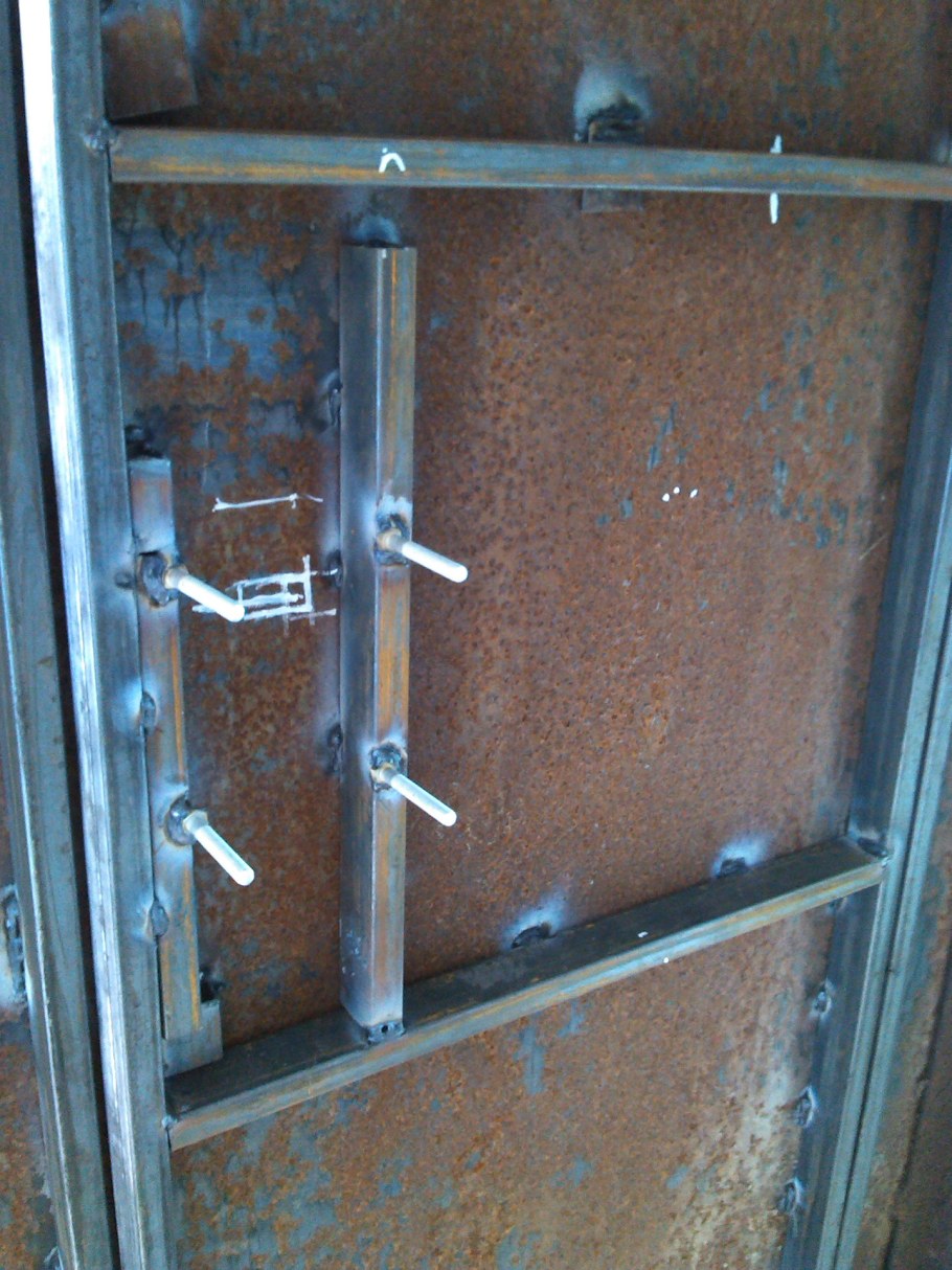 Замок в калитку из профильной трубы 40 на 40