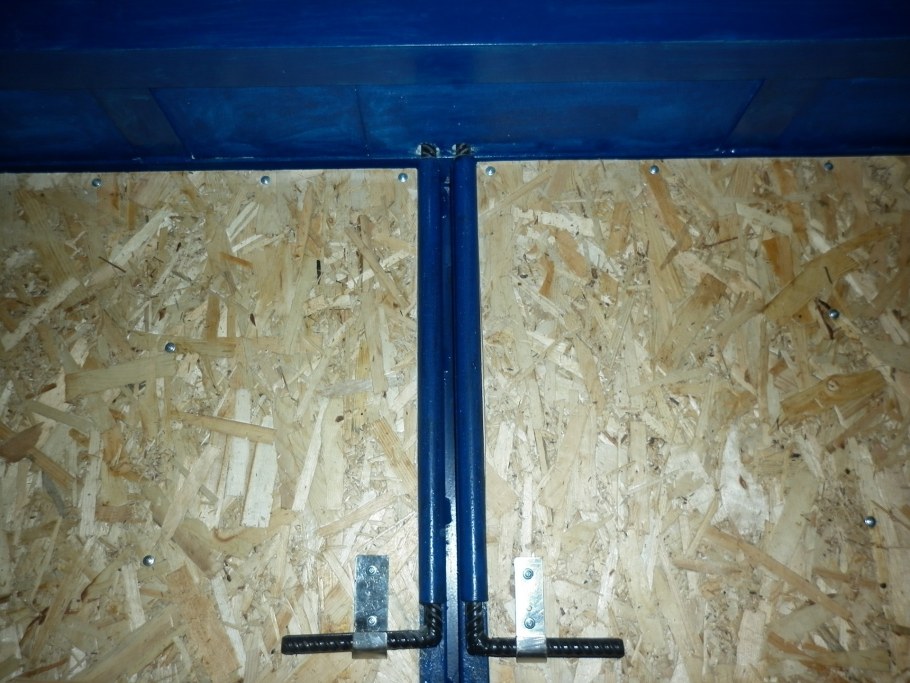 Контейнерный Засов на гаражные ворота