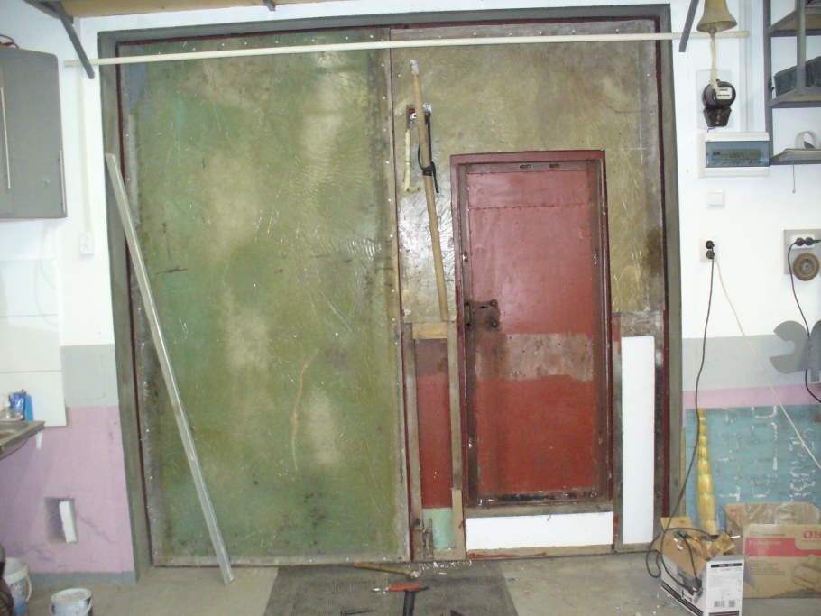 Запоры для гаражных ворот