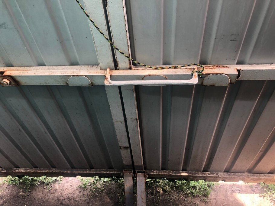 Запор на ворота