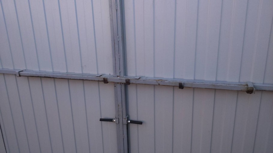 Задвижки для ворот из профнастила