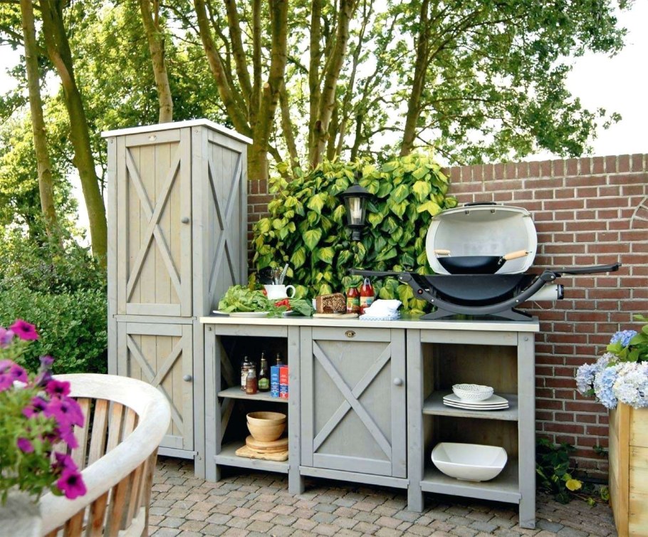 Уличная кухня для дачи