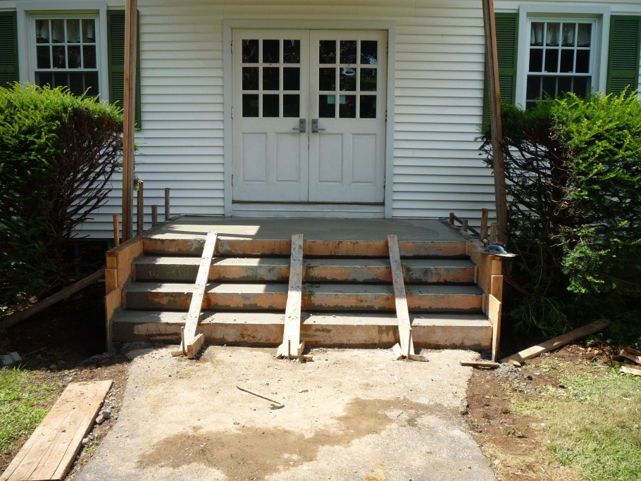 Ступени в дом