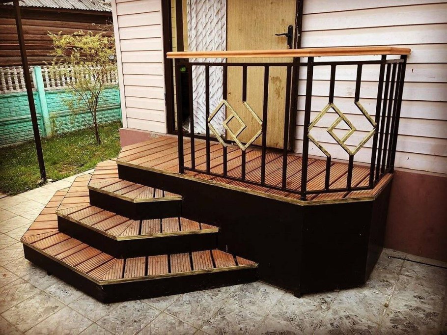 Крыльцо к дому