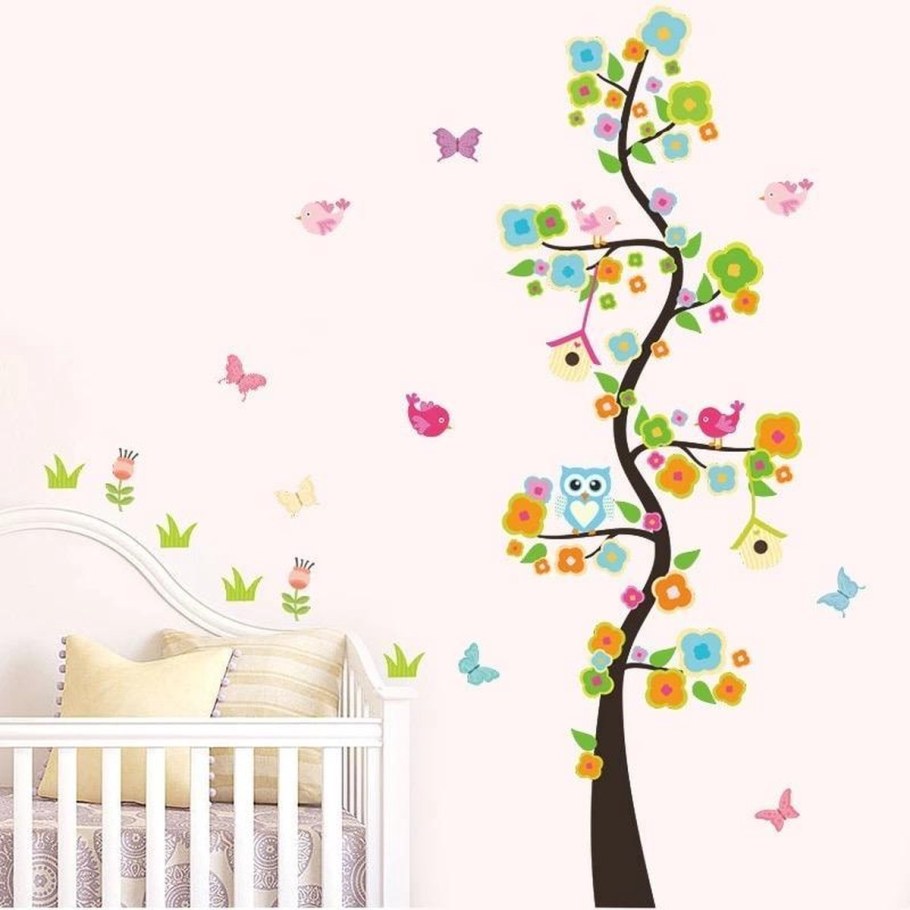 Детские наклейки на стену