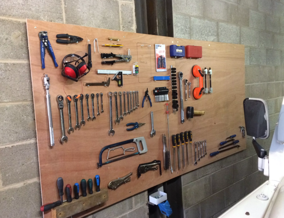 Стеллаж под инструмент на tbs2313