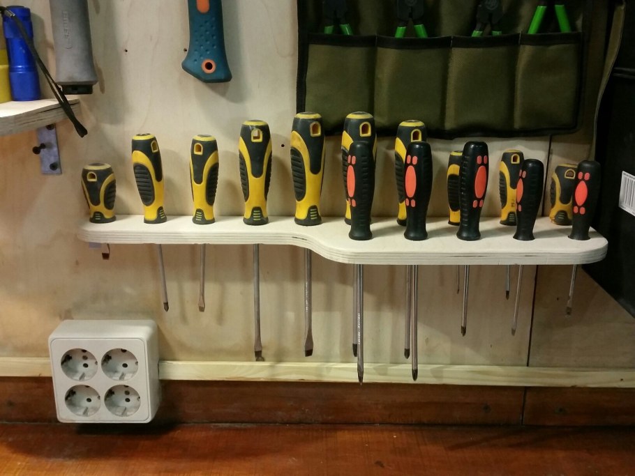 Полочка для отверток