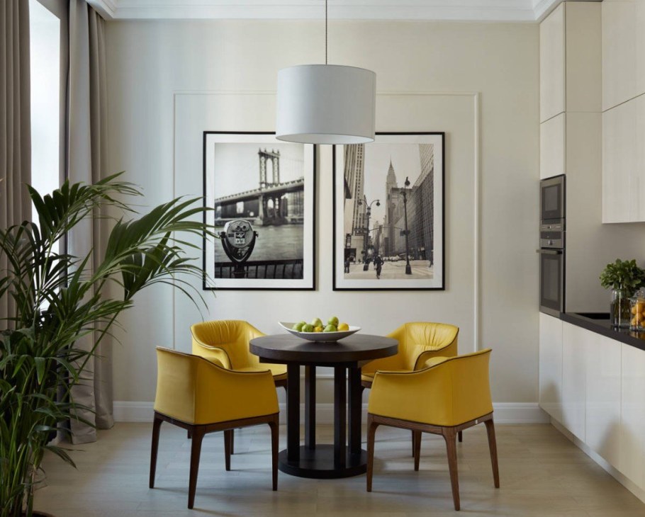 Интерьер гостиной с обеденной зоной