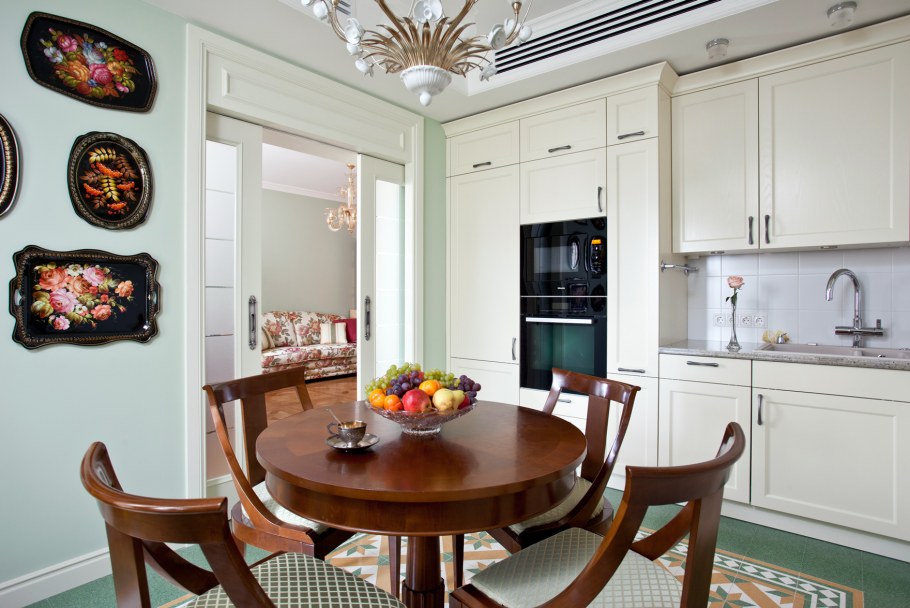 Круглый стол на кухню