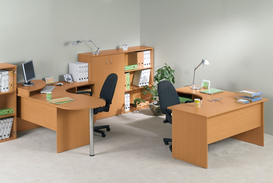 Расстановка столов в офисе