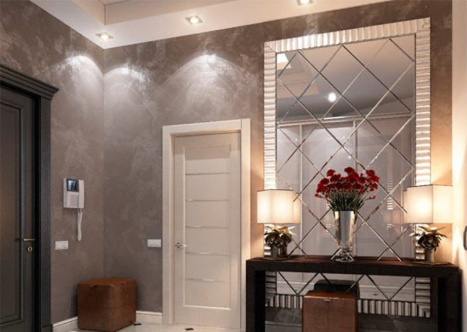 Дизайнерское зеркало в прихожую