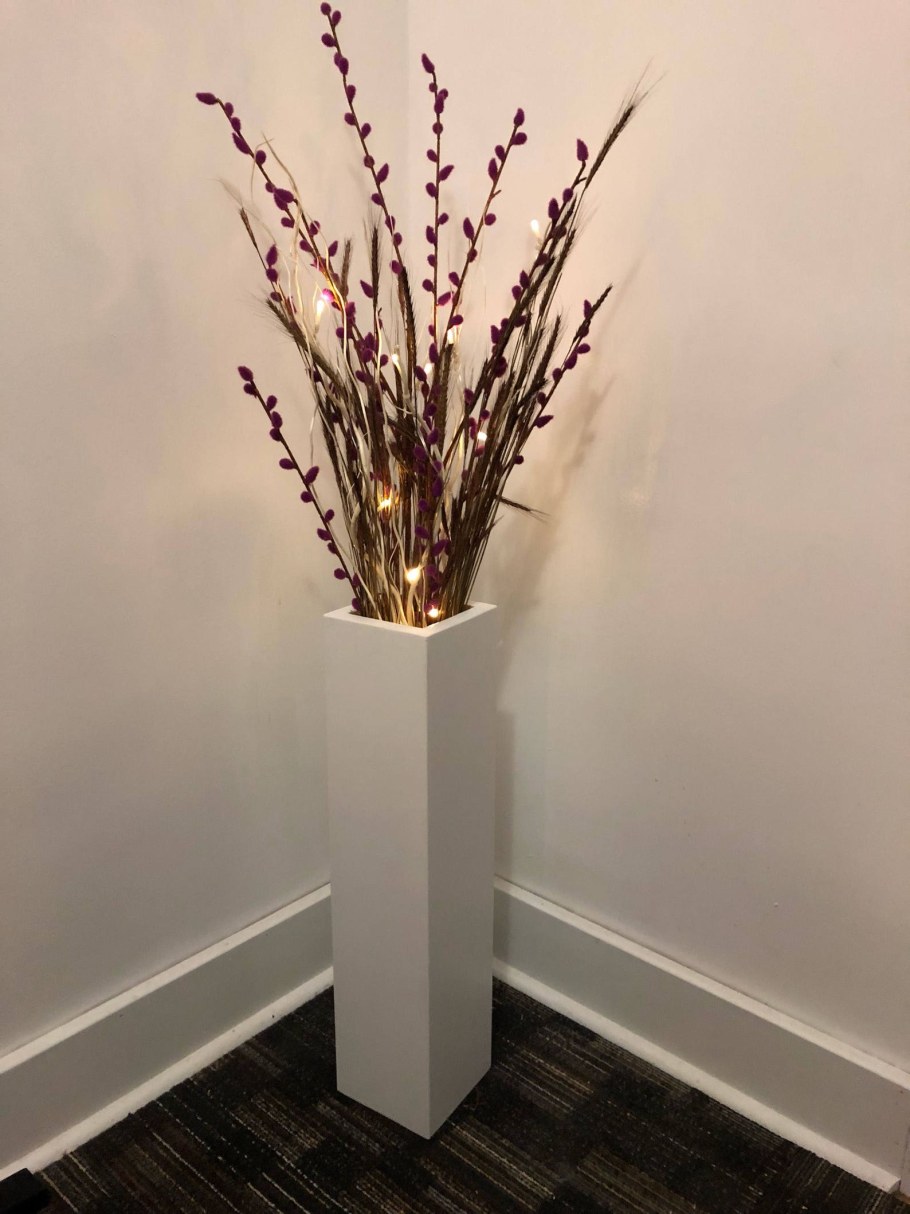 Ветки в напольную вазу