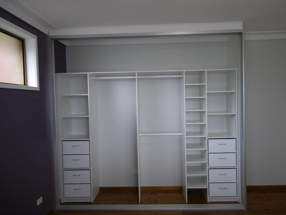 Встраиваемый шкаф