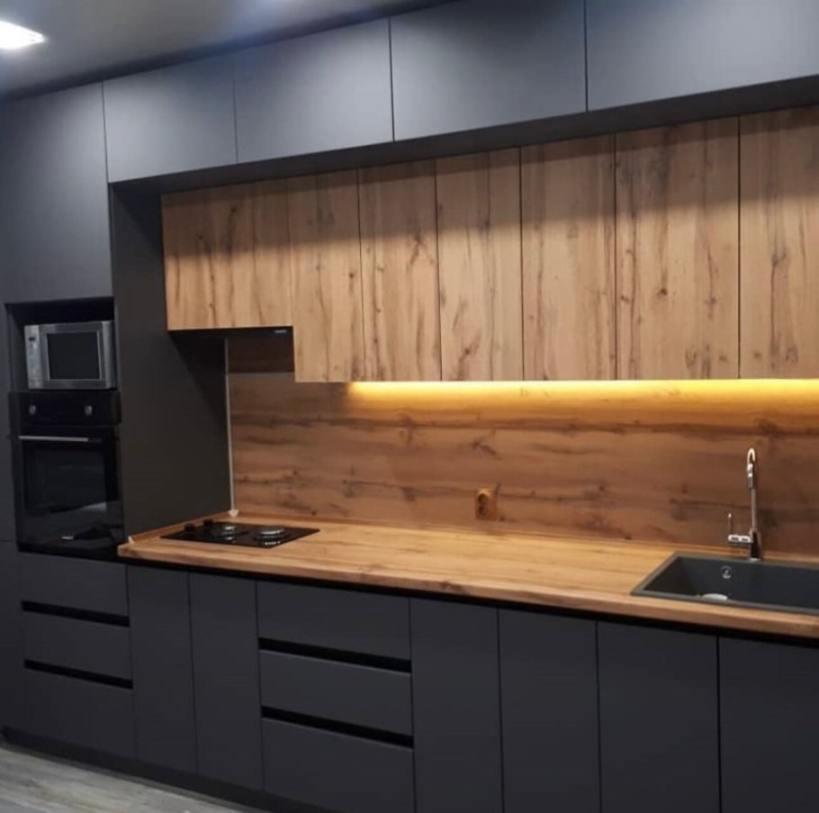 Кухня графит с деревом