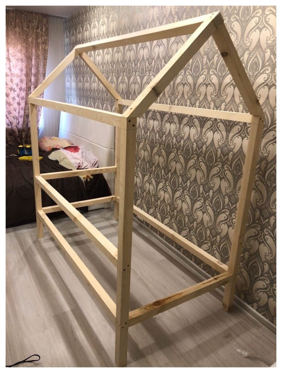 Кроватка домик