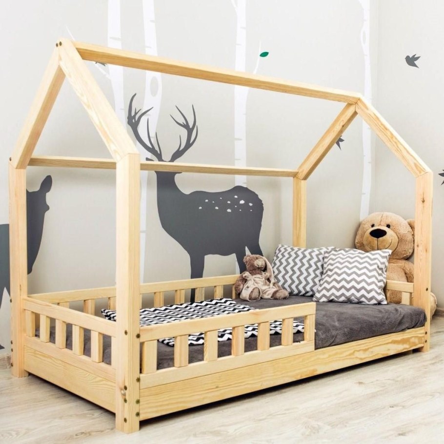 Кровать домик