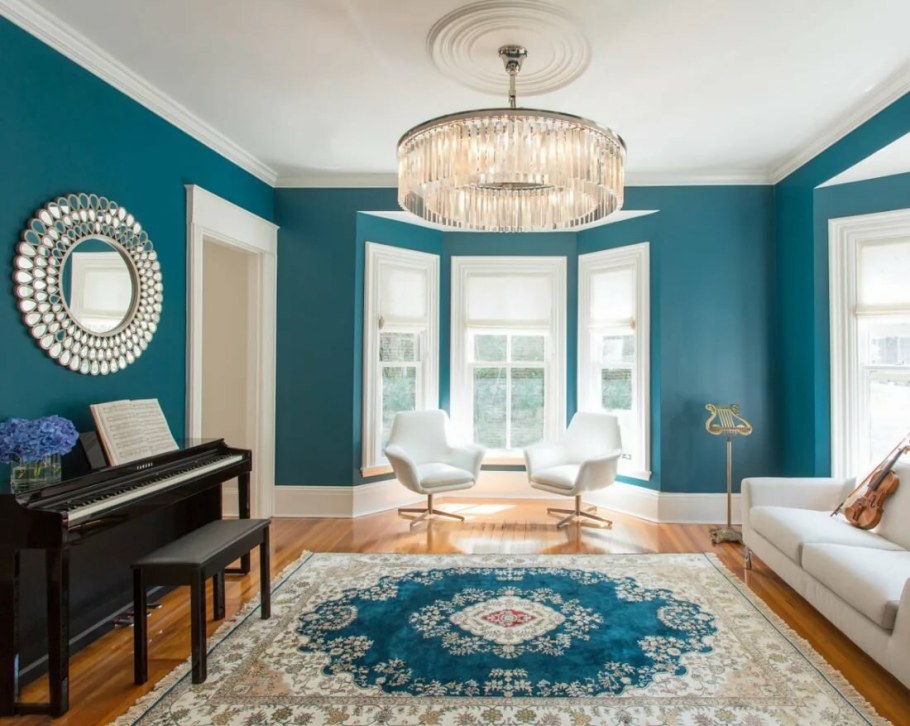 Бирюзовый цвет стен