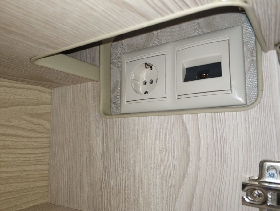 Розетка снизу