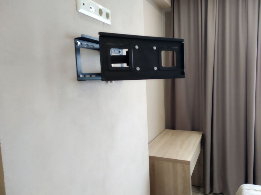 Монтаж кронштейна для телевизора