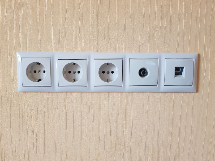 Блок розеток Легран Валена