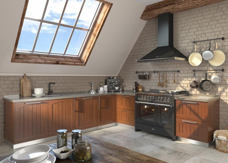 Кухня на мансарде