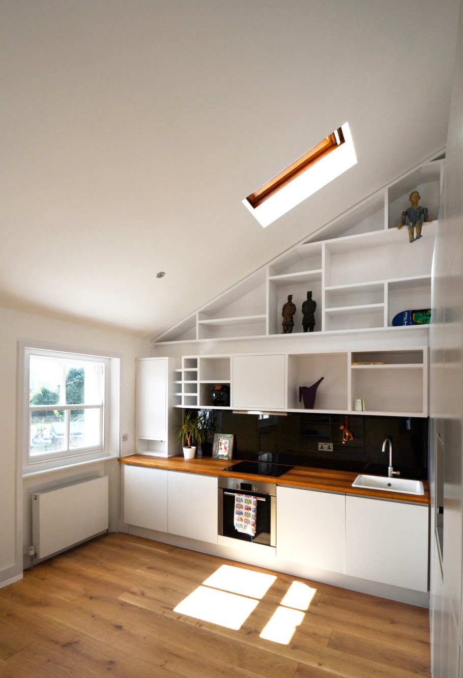 Кухня на мансарде