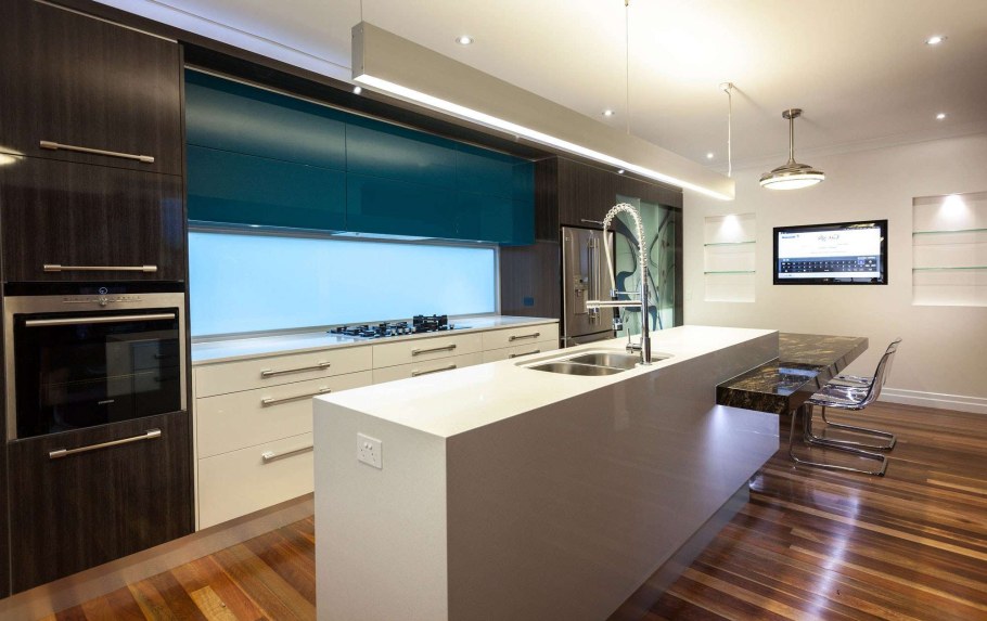 Кухня в современном стиле