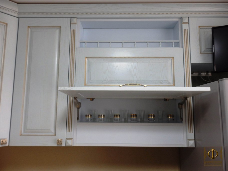 Шкаф над вытяжкой