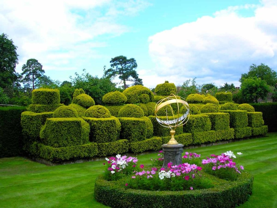 Топиарный сад Левенс Холл