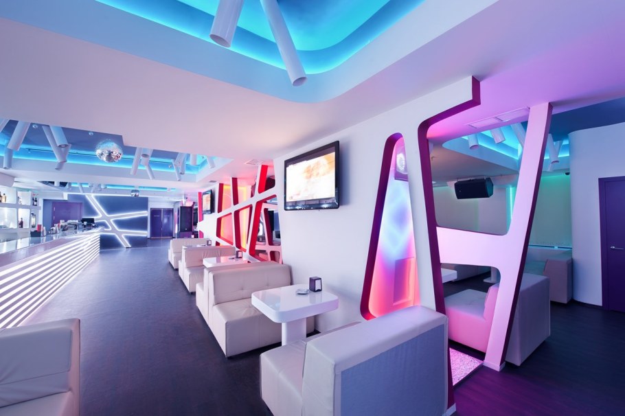 Космический ресторан футуризм